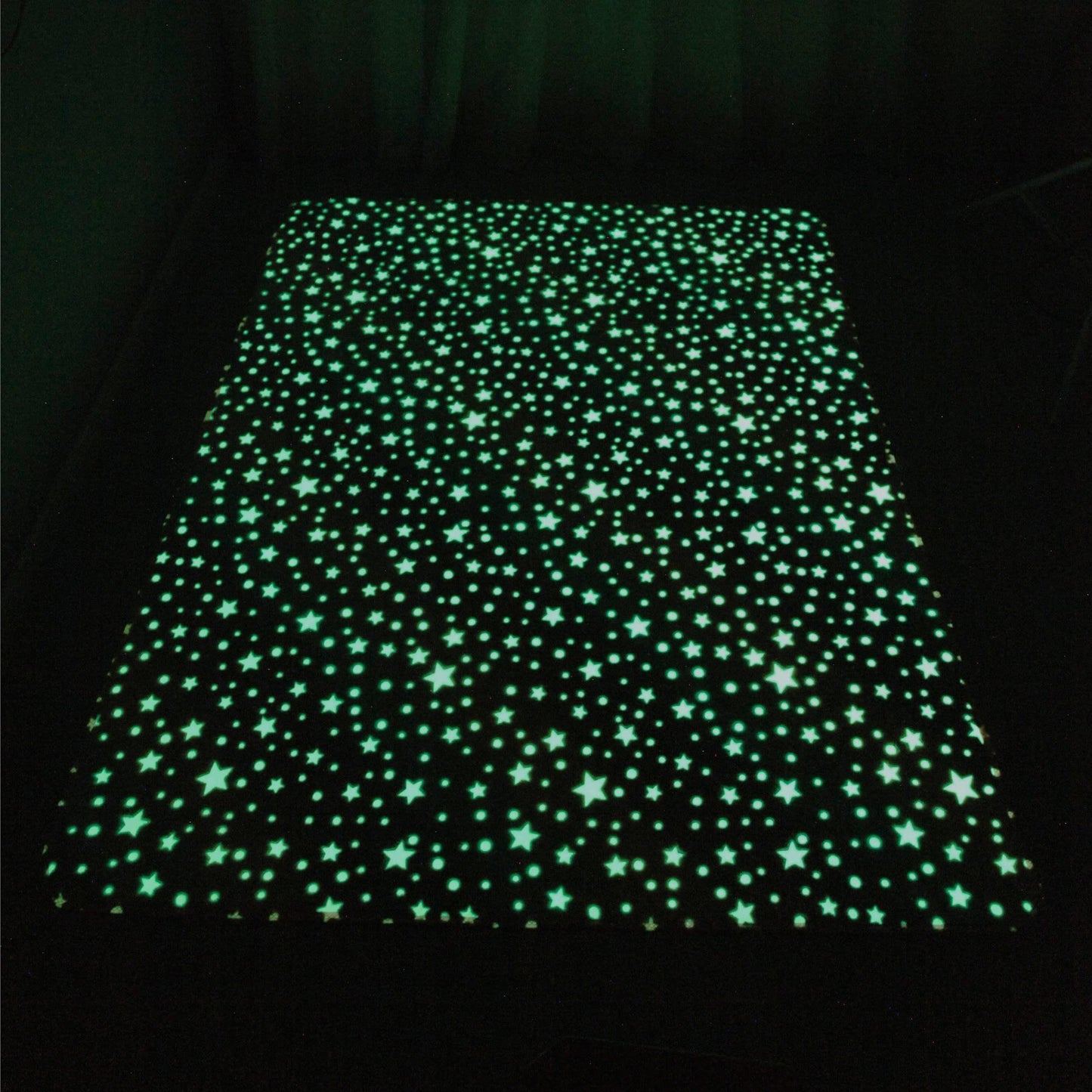XMwike - Tappeto luminoso fosforescente, per bambini, antiscivolo, per camera da letto e salotto, arcobaleno scuro colorato, 120 x 60 cm , spedizione gratuita su ordine superiore a 50€